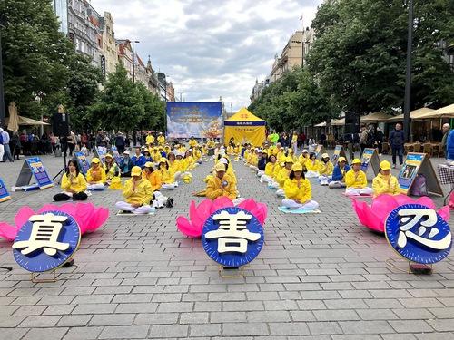https://en.minghui.org/u/article_images/9c898187c6d73bfa3ba79bee8da91de4.jpg