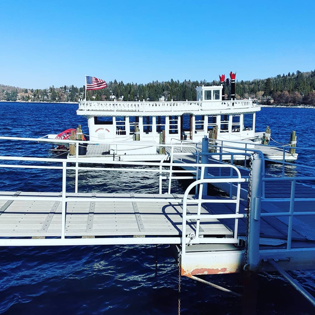 Arrowhead Queen Tour Boat