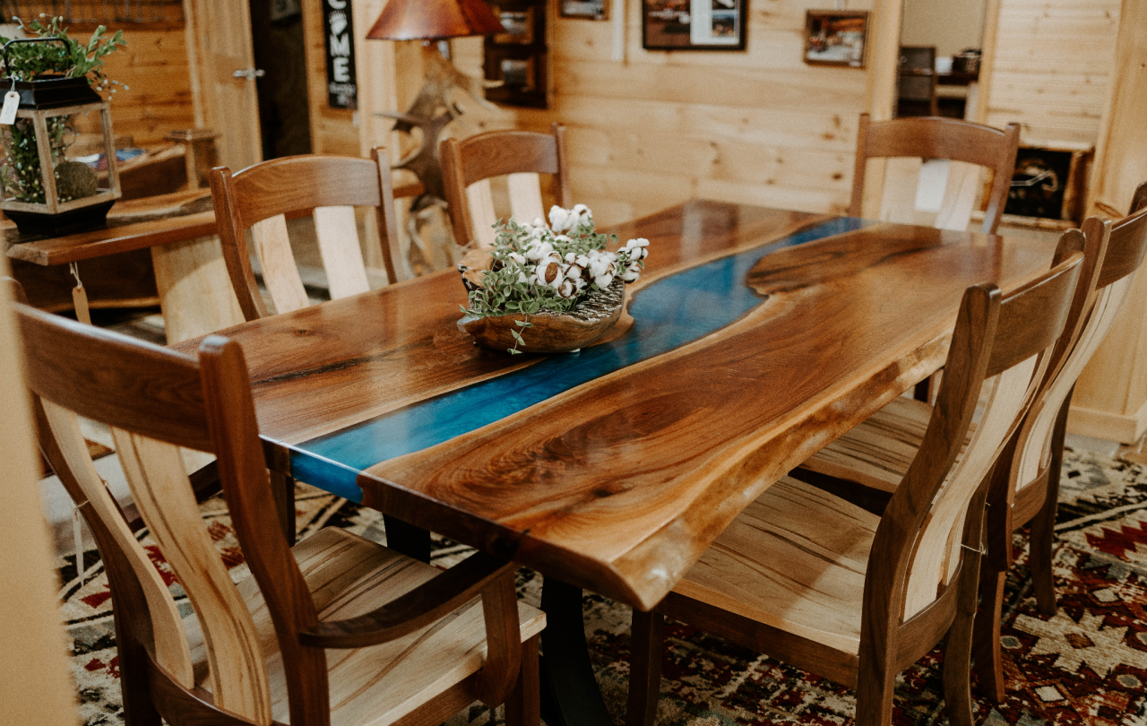Southern Rustic Dining Room Sets for a Cozy Gathering