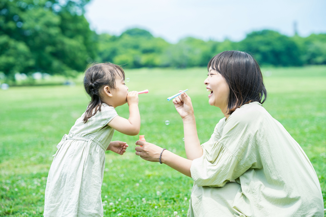 2歳児の好奇心を刺激する【外遊び】