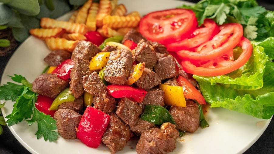 Cách Xào Thịt Bò Lúc Lắc: Đơn Giản và Ngon Miệng