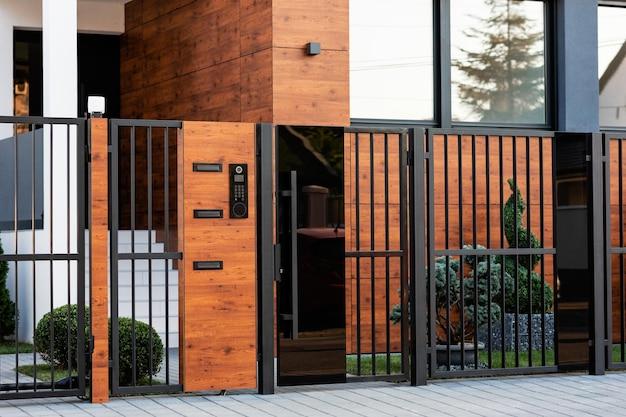 5 Ways to Improve Your Home’s Security with New Fencing and Automatic Gates