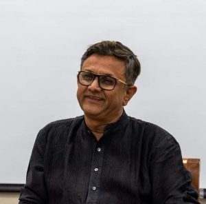 Gujarati Varta M P Ajmera by Mahendrasinh Parmar