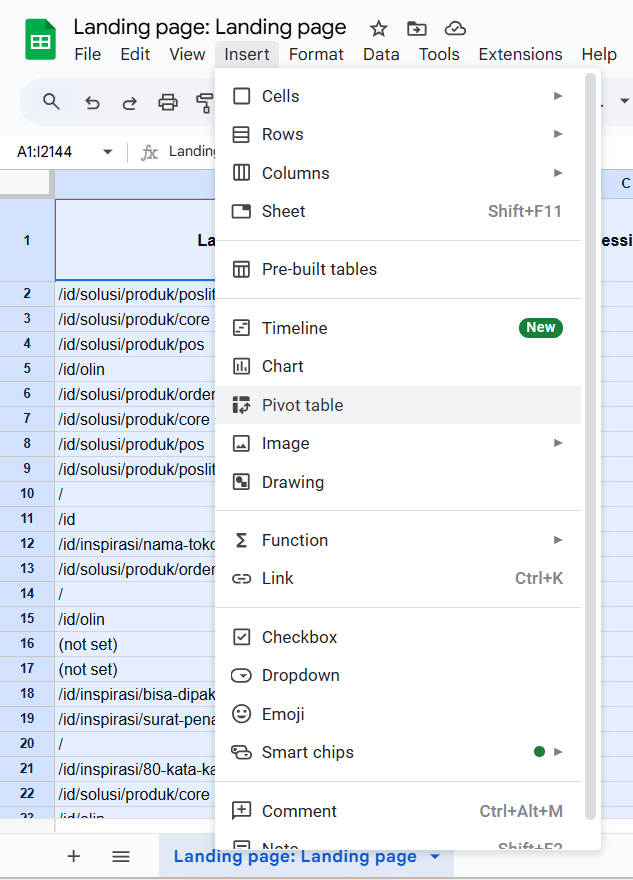 Klik menu “Insert” lalu pilih Pivot Table