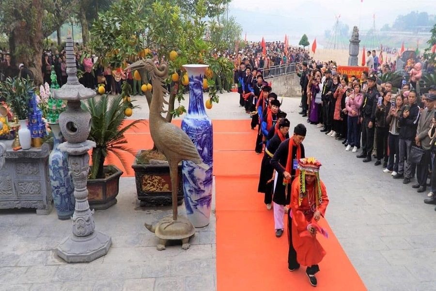 Dong Cuong Temple maintains many cultural rituals of the Mother Goddess religion