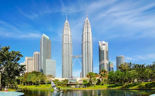 See Petronas Twin Towers: Opening Hours & Tickets!