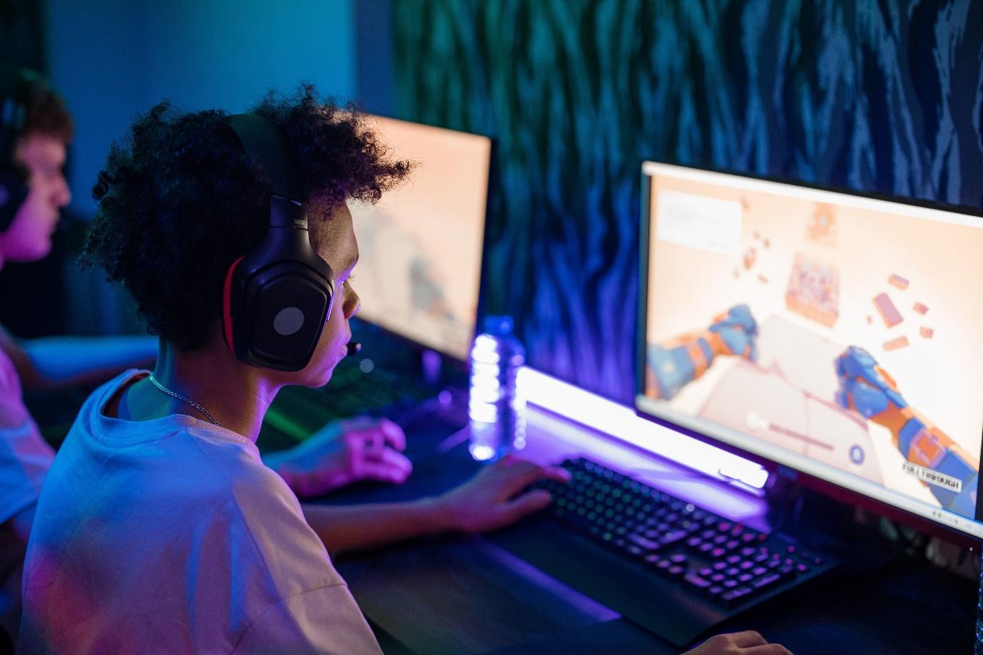 Gamers Unite: Elevate Your Play with These 8 Must-Have Gaming Desk Setup  Transformations | BenQ US