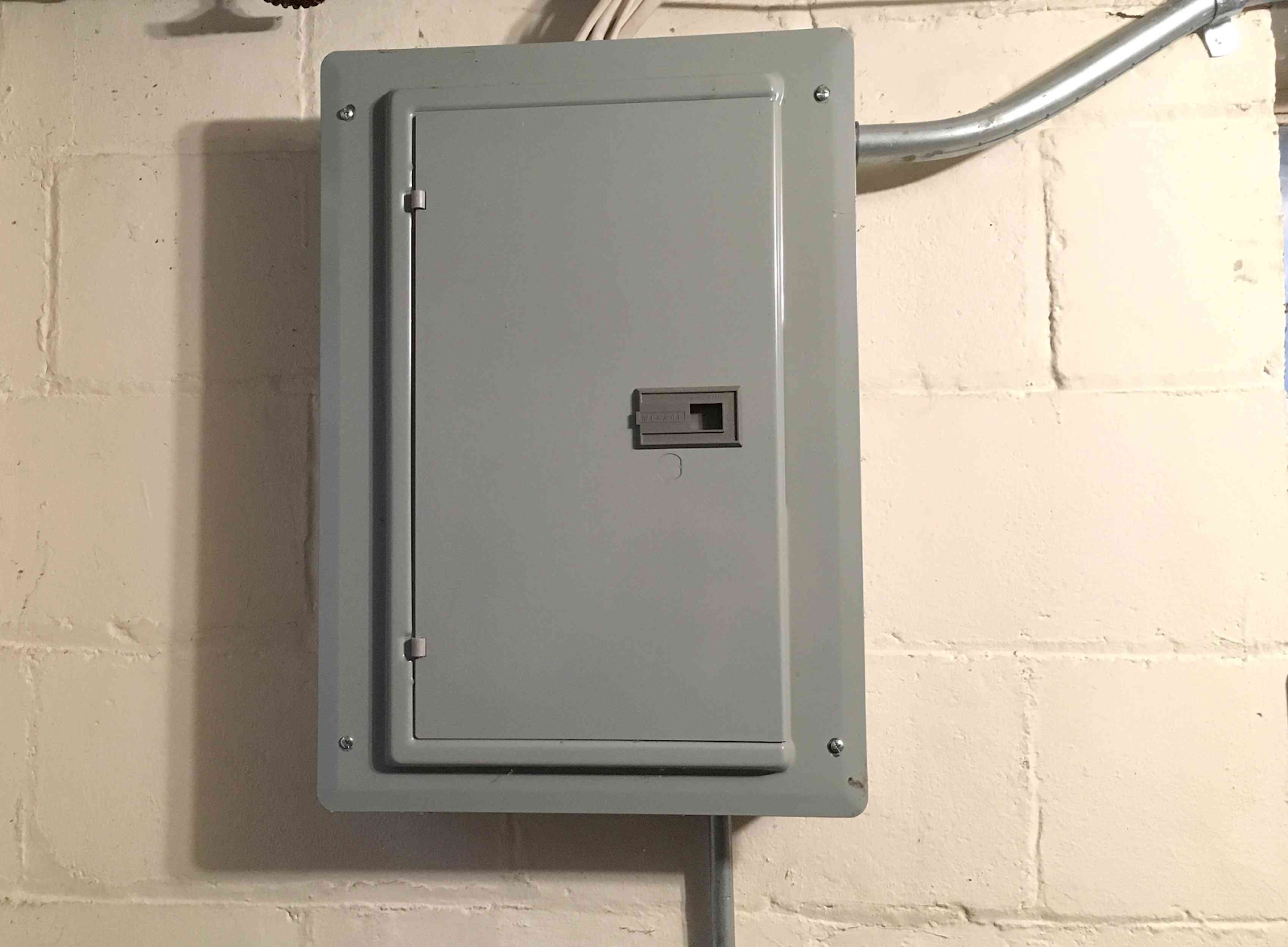 fungsi panel box listrik