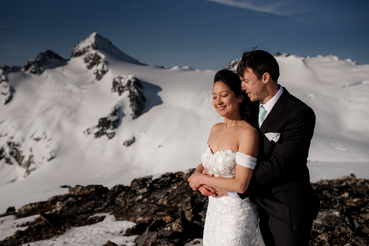 couple elopes in oregon