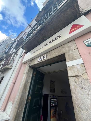 Uma imagem com nuvem, edifício, céu, ar livre

Descrição gerada automaticamente