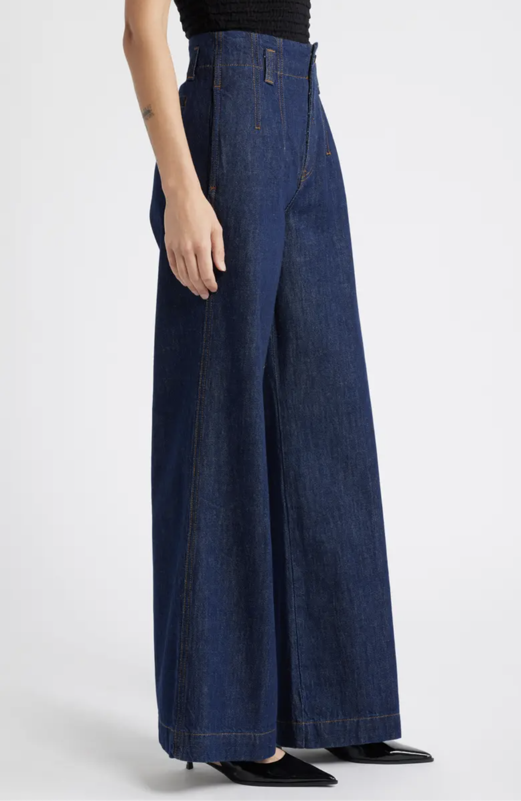 FRAME Darted Wide Leg Jeans $135