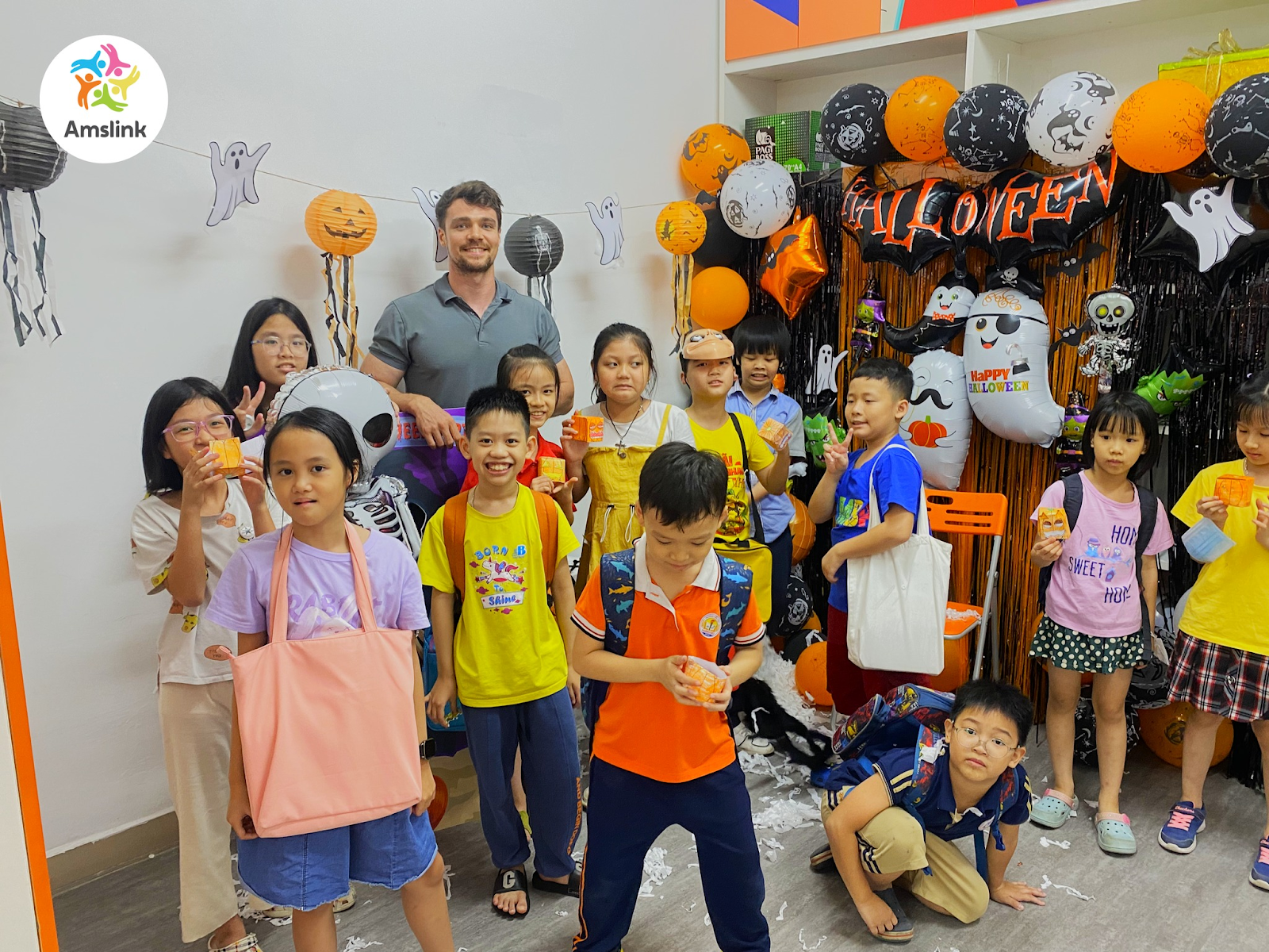 Học sinh tại Amslink Thanh Trì trong sự kiện Halloween