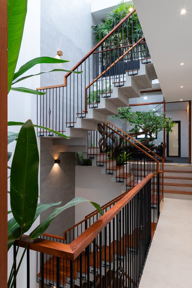 The Spiritual Significance of Staircases and Brahmasthan in Vastu Shastra - image 2