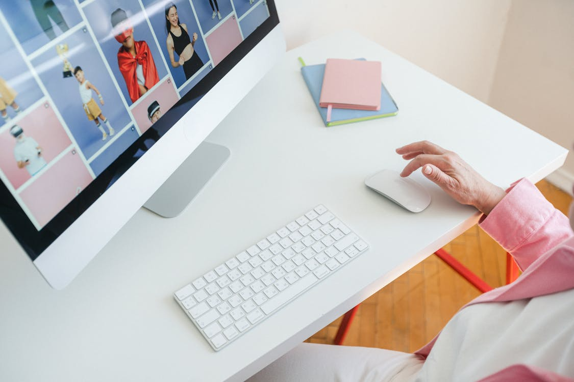 vserve | Is the Advertising Industry Quietly Heading for a Crash No One Wants to Admit