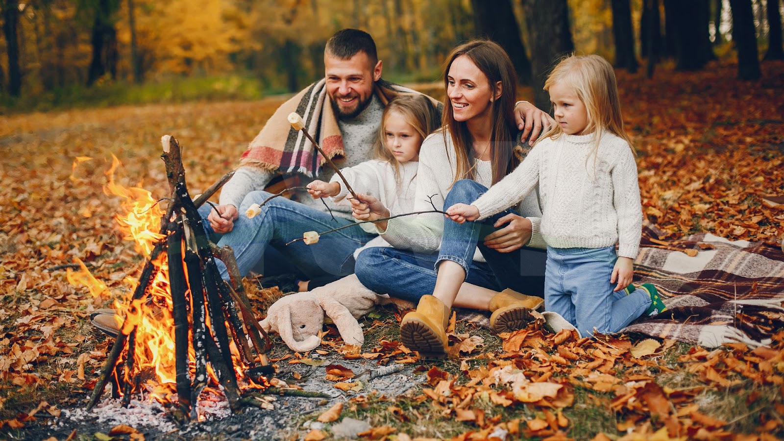 outdoor fall family picture outfit ideas images 7