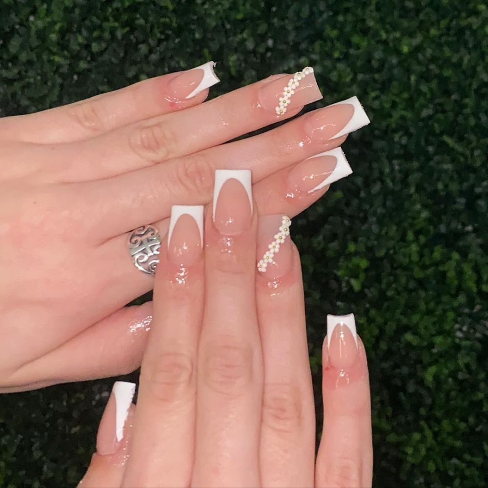 Simple White Nail Design having Princess white Nails