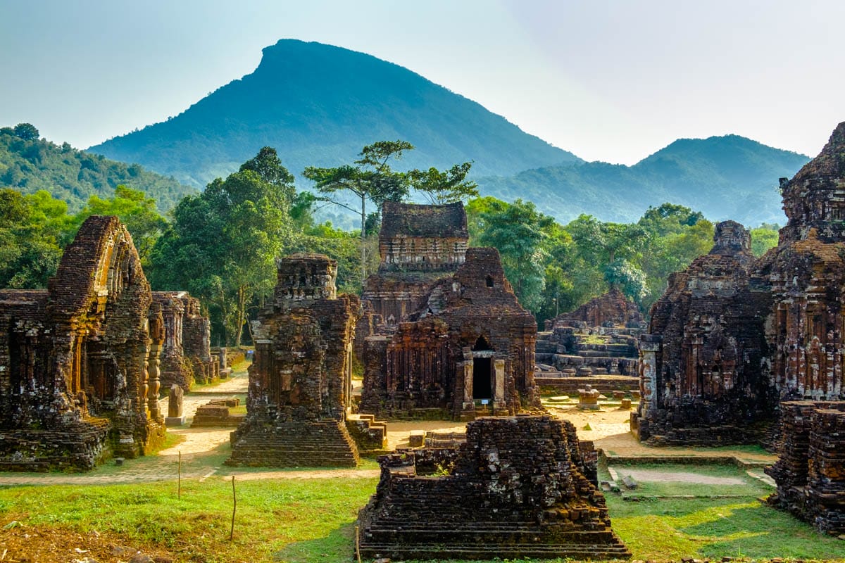 MySon MAGNIFICENT VIETNAM TOUR FROM SAIGON TO HANOI - 11 DAYS