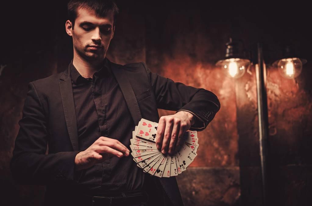 Business Entertainment Gets Creative: Experience a Corporate Magic Show for Your Next Event