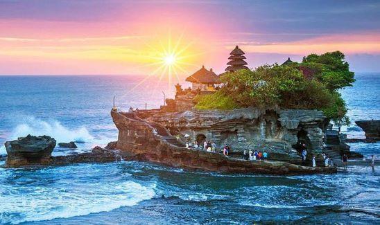 Đền Tanah Lot - Ngôi đền linh thiêng và độc đáo ở Bali