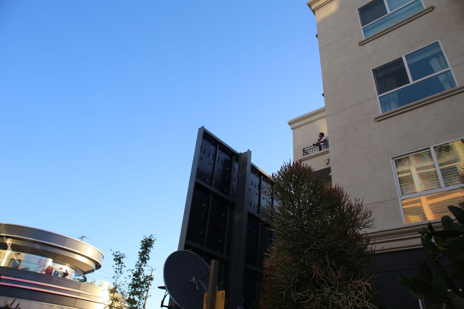 Living Next To Tesla Diner Is 'Absolute Hell,' Neighbors Say