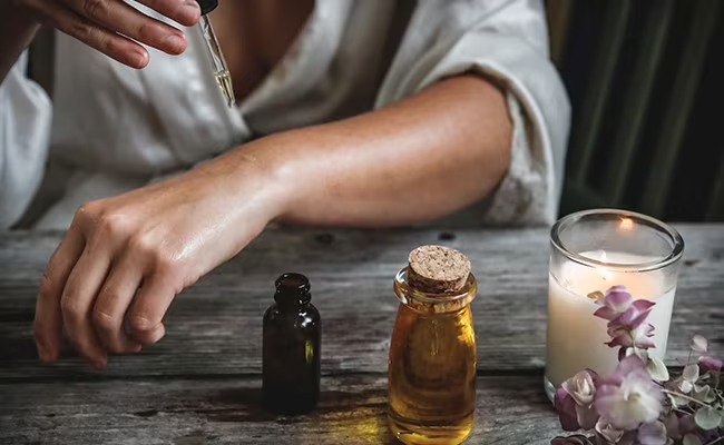 source: https://www.ndtv.com/lifestyle/9-benefits-of-chamomile-oil-for-skin-hair-and-health-3543896

chamomile oil for skin health 

