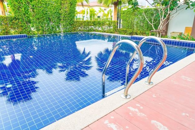 4 Essential Considerations for Swimming Pool Construction