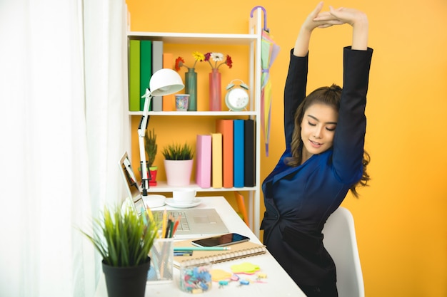How to Balance Work and Leisure for a Happier Life