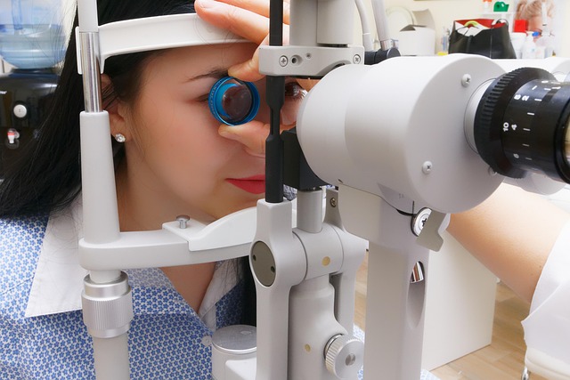 Eye check up 