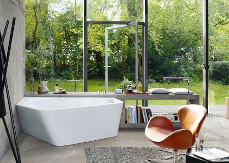 Bồn tắm góc được thiết kế với những đường cong và góc cạnh hoàn hảo bon-tam-goc-duoc-thiet-ke-voi-nhung-duong-cong-va-goc-canh-hoan-hao