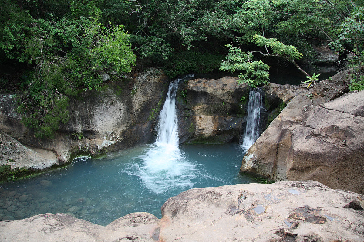 picturesque Costa Rica waterfalls 