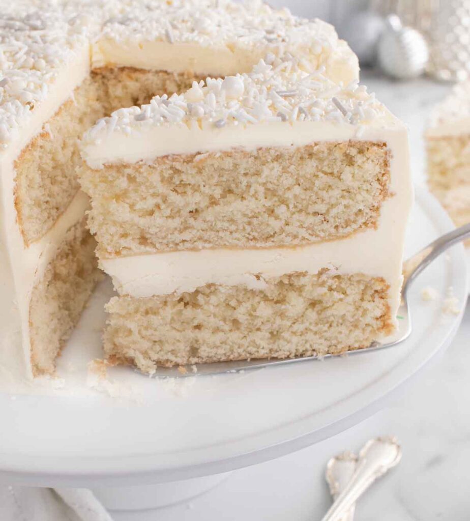 43 Dazzling Christmas Cake Ideas That'll Steal The Show