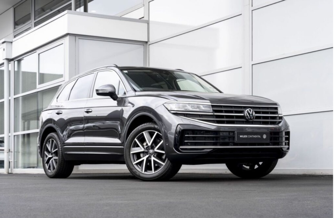 تشكيلة فولكس فاجن 2025 تقدم طرازات SUV متنوعة بمزايا متقدمة، مقصورات رحبة، وتقنيات أمان حديثة تناسب جميع الاحتياجات. 