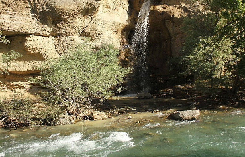 چشمه‌ی پایین‌دست آبشار هفت‌چشمه البرز