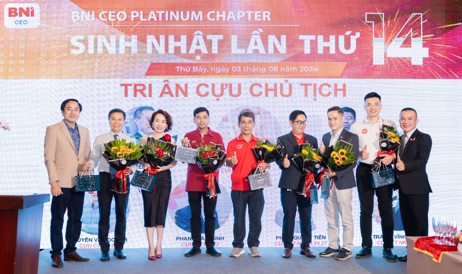 Tri ân các Cựu Chủ tịch đã có cống hiến to lớn trong các nhiệm kỳ vừa qua Tri ân các Cựu Chủ tịch đã có cống hiến to lớn trong các nhiệm kỳ vừa qua