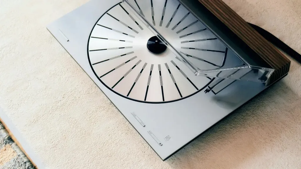 Beogram 3000 turntable top view.