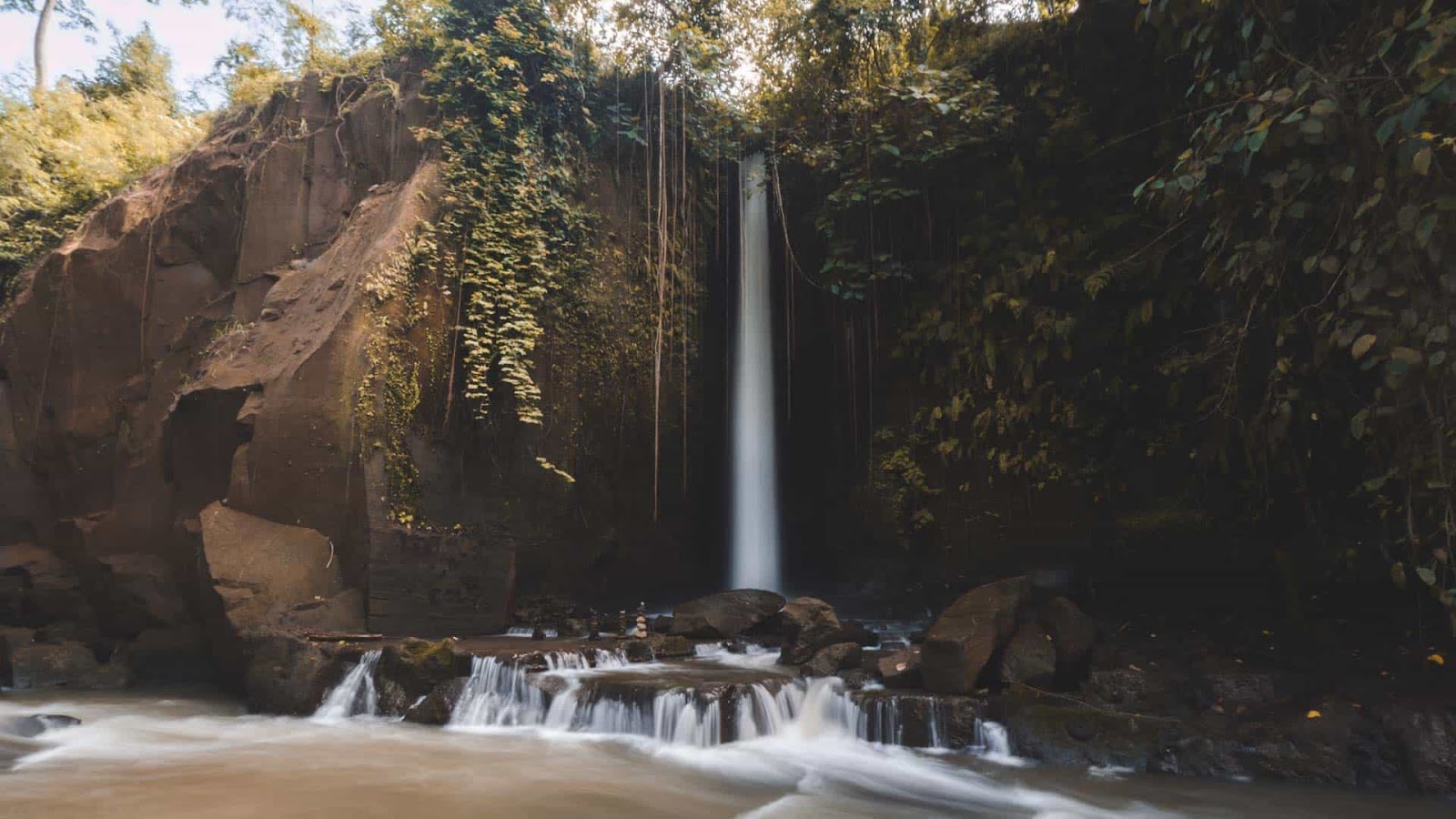 secret waterfall in ubud