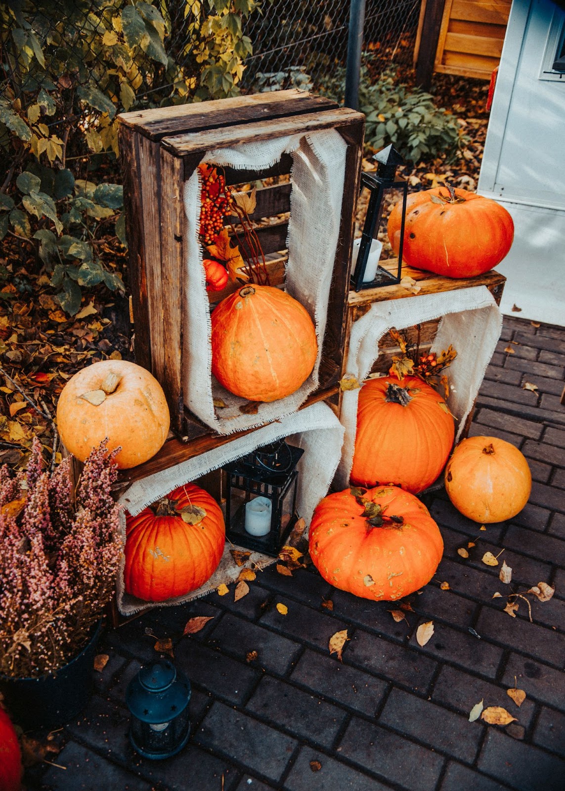 Pumpkin Decor to Make Your Entryway Warm and Inviting