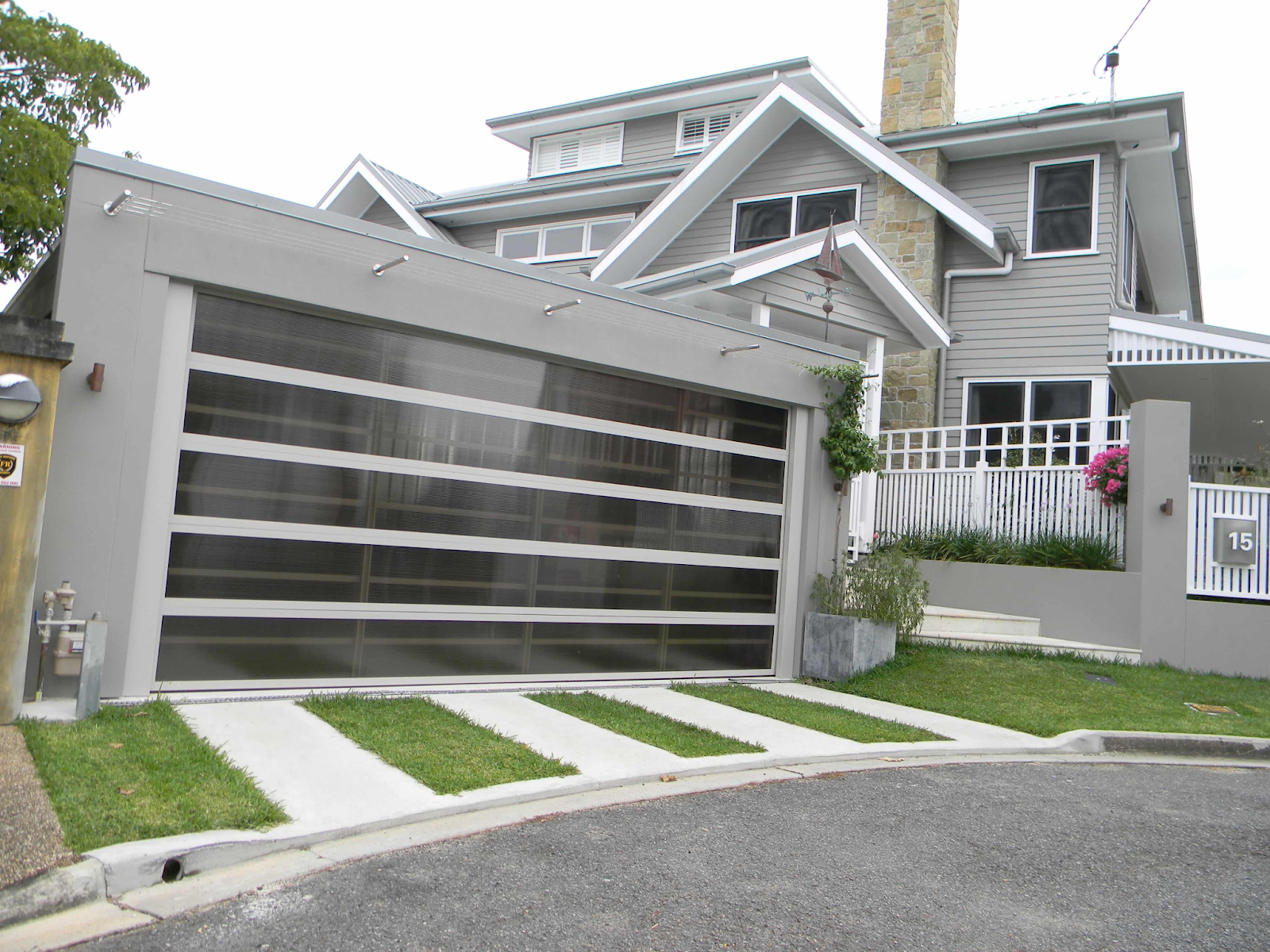 garage door width