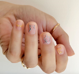 Bust nail arts