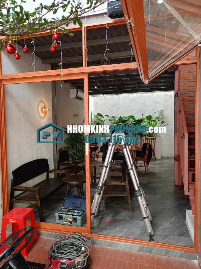 Vách nhôm giả gỗ