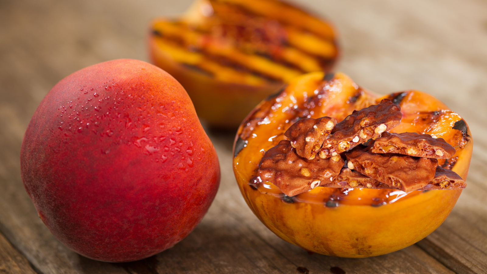 grilled bbq peaches with brittle