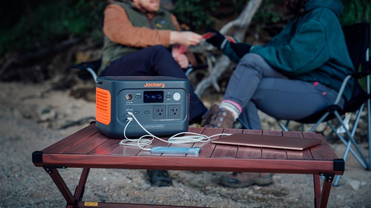 jackery solar generator 600 plus rv living in florida