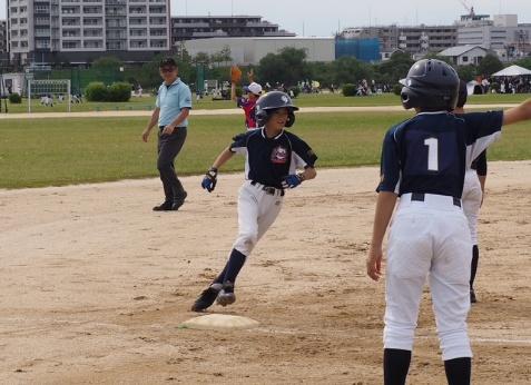 野球をしている男たち

AI によって生成されたコンテンツは間違っている可能性があります。
