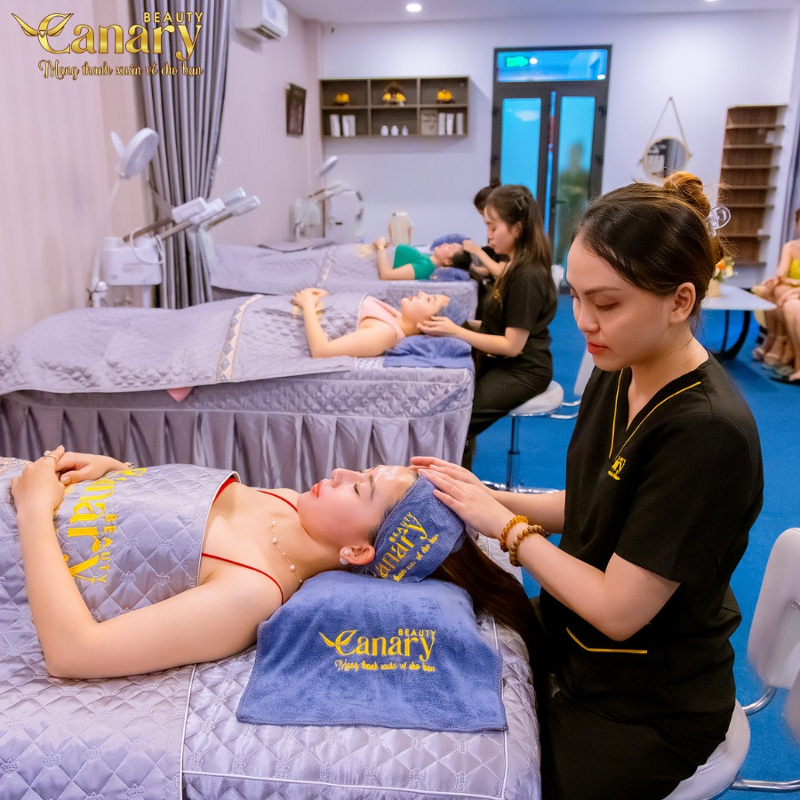 Có nên đi spa nặn mụn đầu đen không?