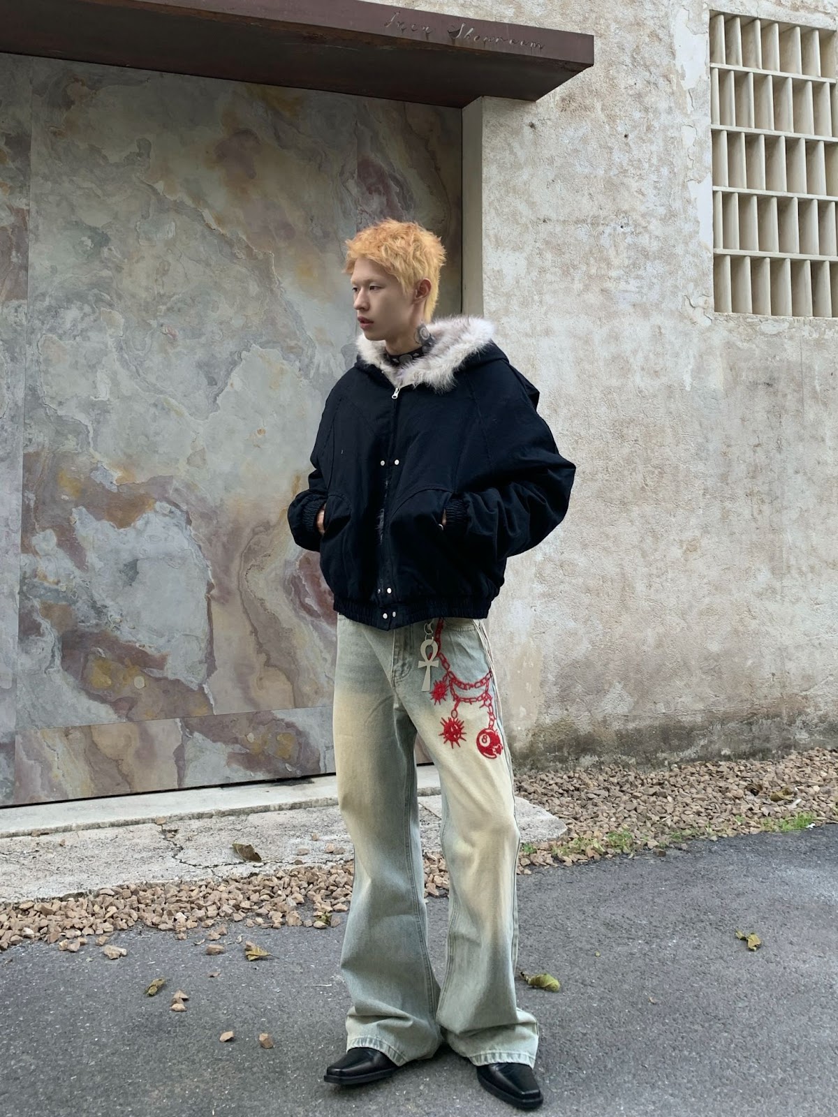 Korean Men's Fashion: Casual Bohemian Edge: A Korean Man’s Artistic Streetwear Look