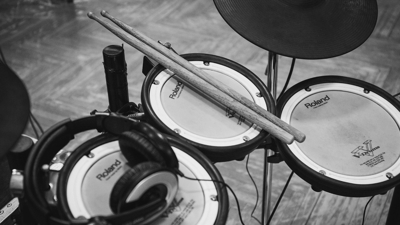 A close-up of a drum set

Description automatically generated