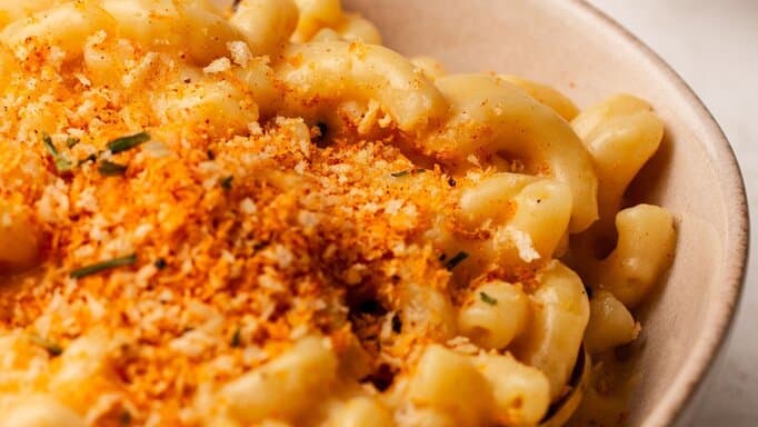 No bake Stovetop Mac and Cheese with Crispy Panko in a bowl.