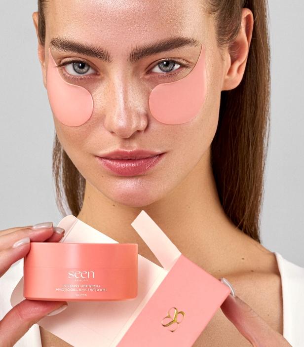 A person holding a box of skincare products

AI-generated content may be incorrect.