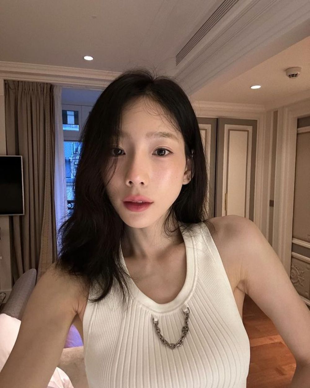 Taeyeon với làn da căng bóng