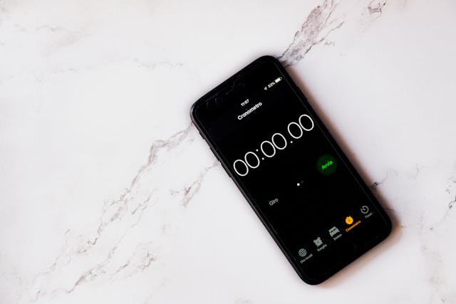 How To Keep iPhone Screen On When Using Stopwatch 3